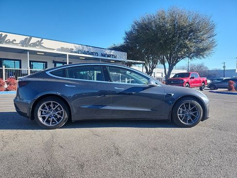 Used 2020 Tesla Model 3 Performance image 2