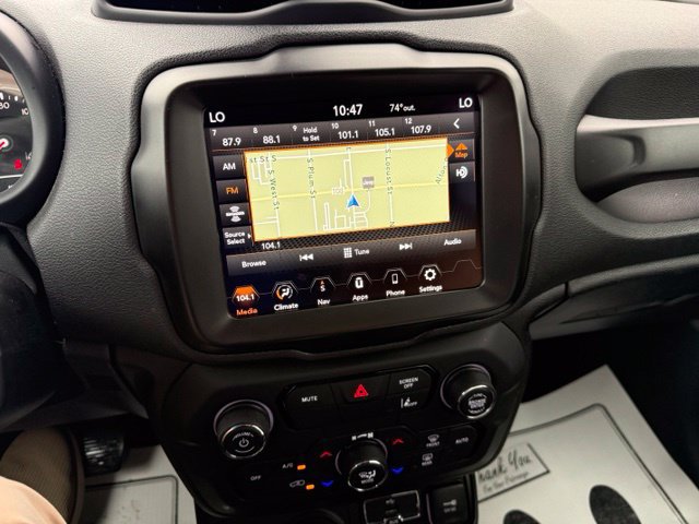 Used 2023 Jeep Renegade Latitude AWD/4WD image 17