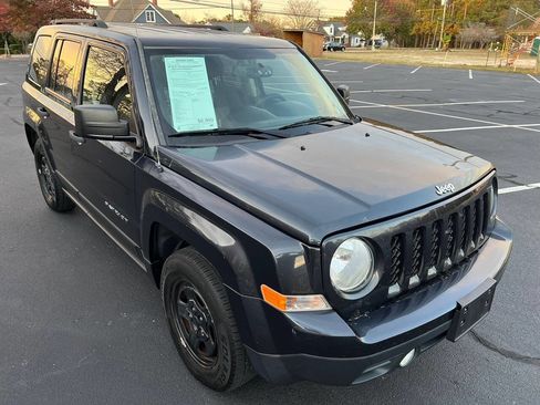 Used 2015 Jeep Patriot Sport image 4