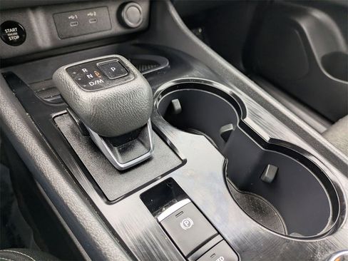 Used 2024 Nissan Rogue SV image 20