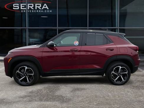 Used 2023 Chevrolet TrailBlazer RS w/ Technology Package image 2