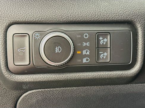 Used 2020 Ford Explorer Limited RWD image 9
