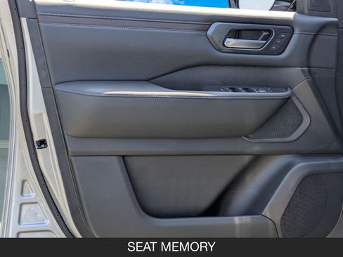 New 2026 Nissan Armada SL image 12