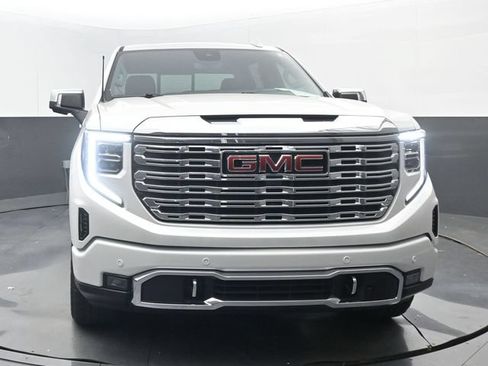 Used 2024 GMC Sierra 1500 Denali w/ Technology Package AWD/4WD image 21