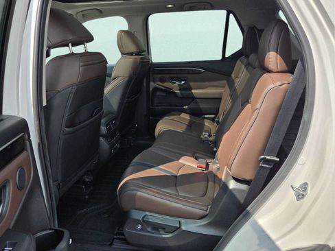 Used 2023 Honda Pilot Elite image 13