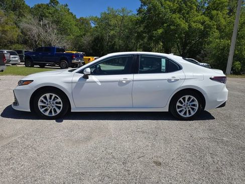 Used 2023 Toyota Camry LE image 6
