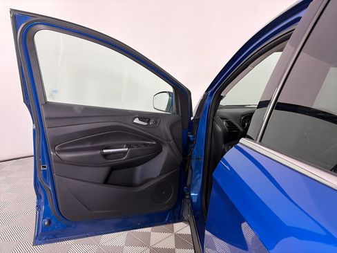 Used 2017 Ford Escape Titanium AWD/4WD image 10