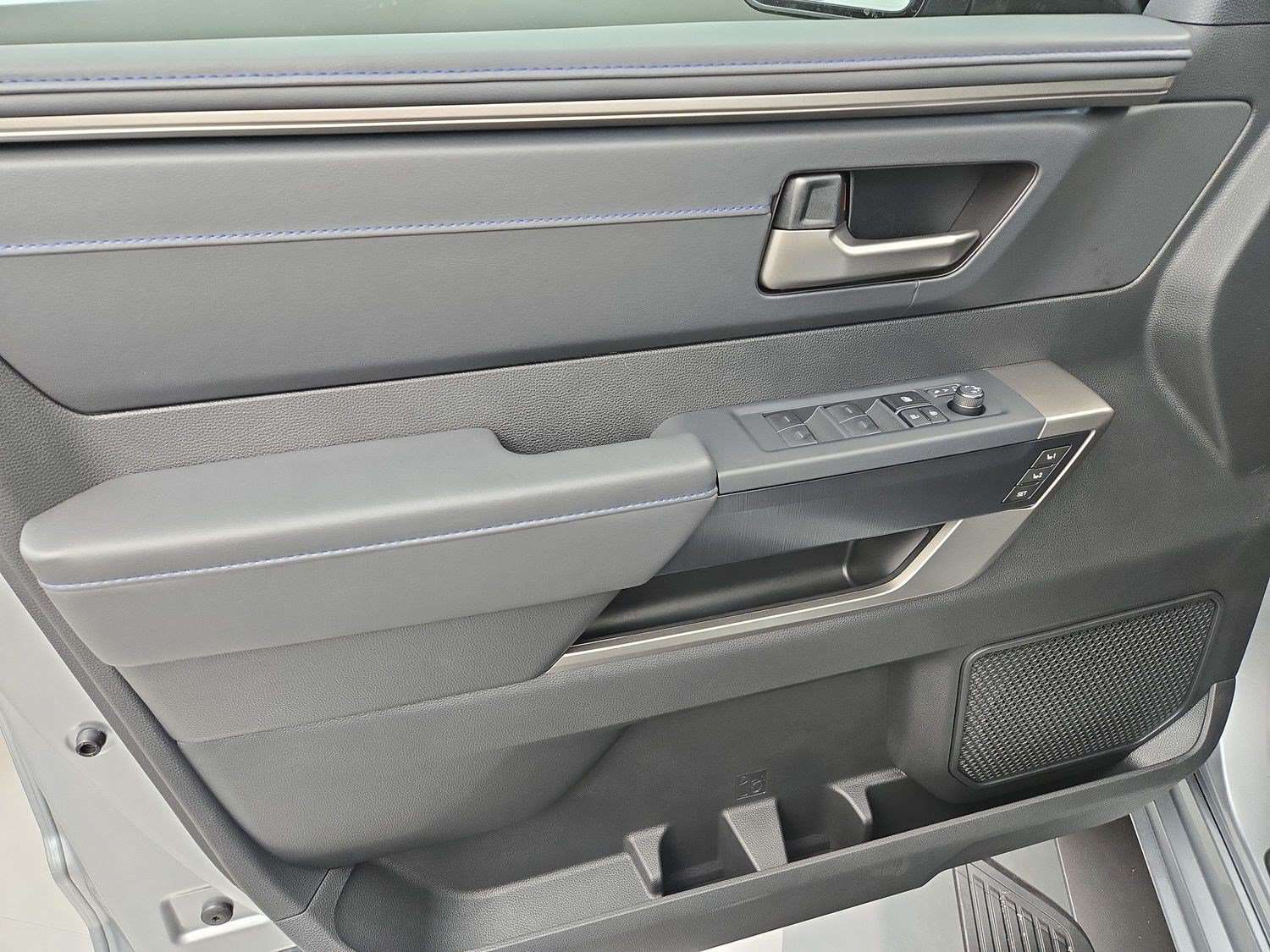 New 2026 Toyota Tundra Platinum AWD/4WD image 17