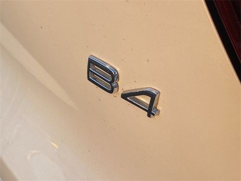 Used 2023 Volvo XC40 B4 Plus w/ Driver Assist Package image 6