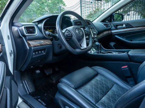 Used 2017 Nissan Maxima Platinum FWD image 19