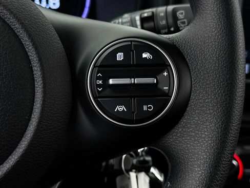 Used 2025 Kia Soul LX FWD image 33