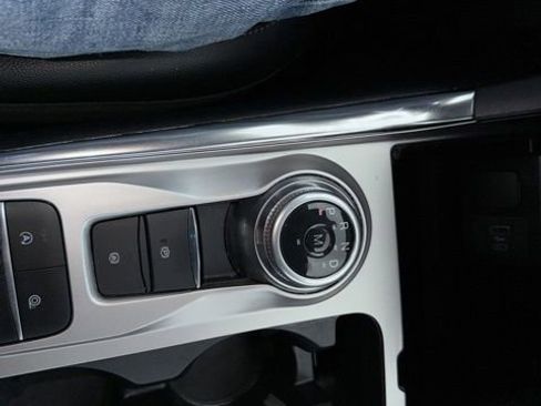 Certified 2020 Ford Explorer XLT w/ Equipment Group 202A image 46