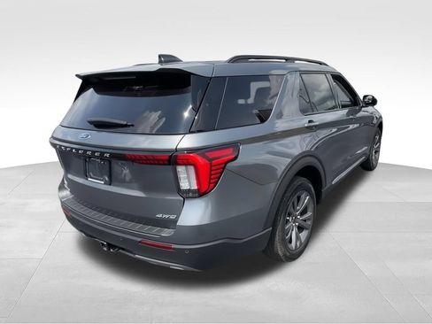 Used 2025 Ford Explorer Active w/ Active Comfort Package AWD/4WD image 8