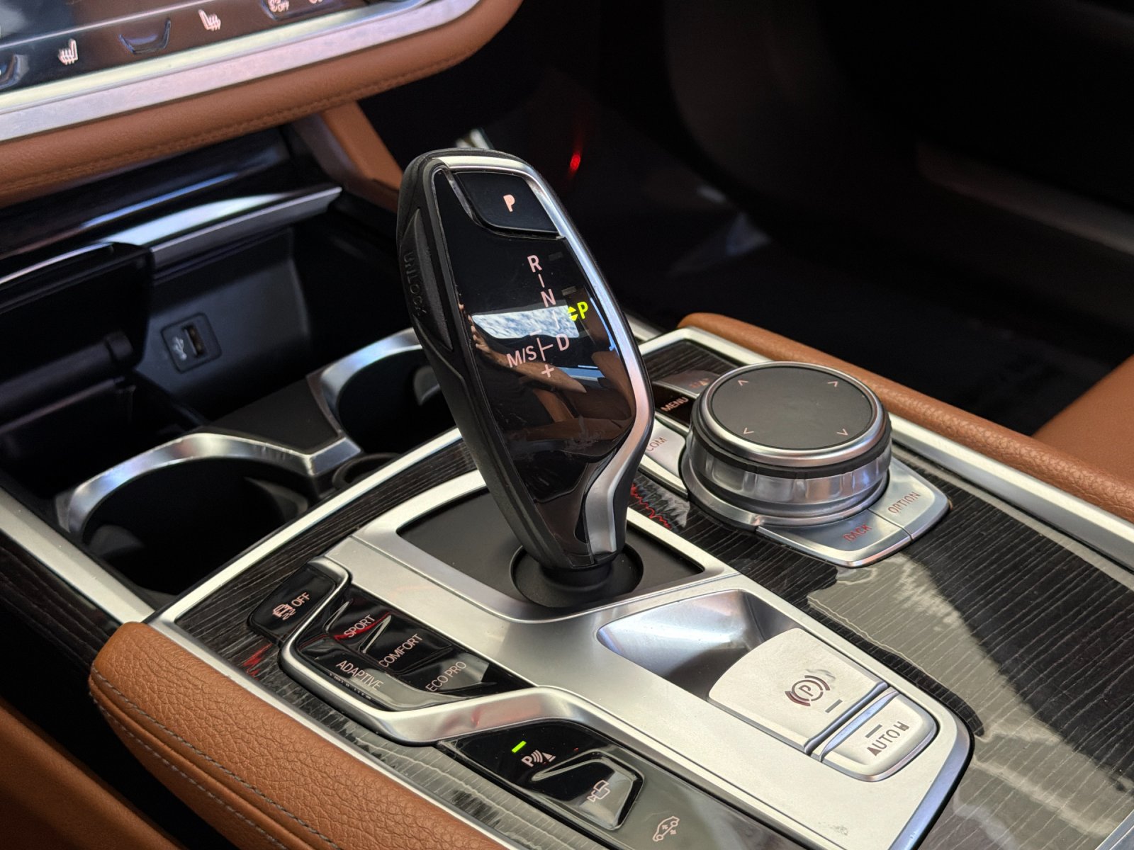 Used 2019 BMW 740i w/ M Sport Package RWD image 20