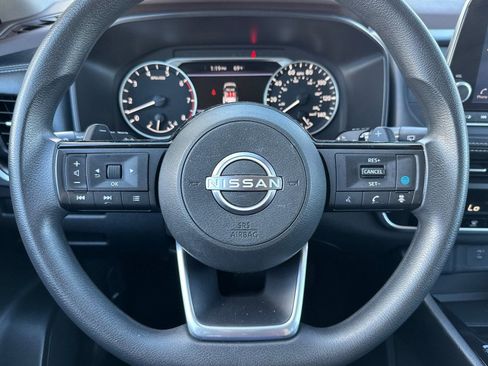 Used 2023 Nissan Rogue SV image 16