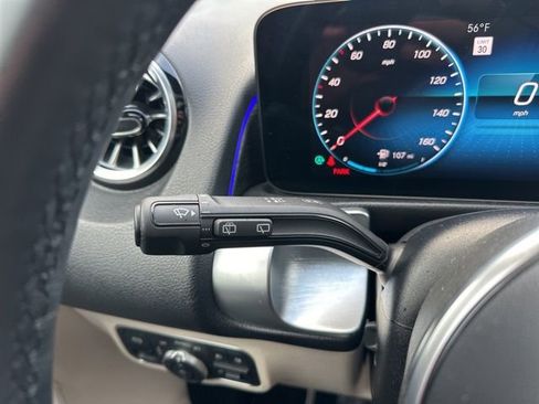 Used 2023 Mercedes-Benz GLB 250 4MATIC image 23
