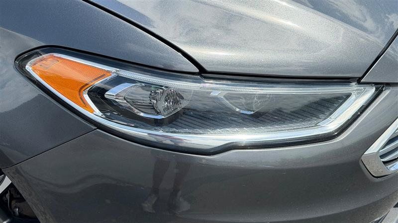 Used 2018 Ford Fusion Titanium AWD/4WD image 11