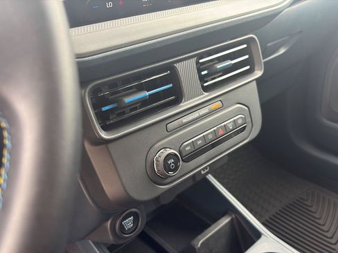 Used 2025 Ford Maverick Lobo AWD/4WD image 21