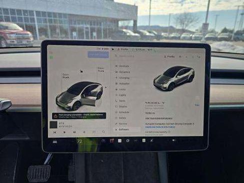 Used 2025 Tesla Model Y Long Range image 5