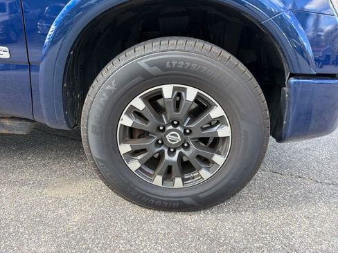 Used 2019 Nissan Titan PRO-4X AWD/4WD image 28