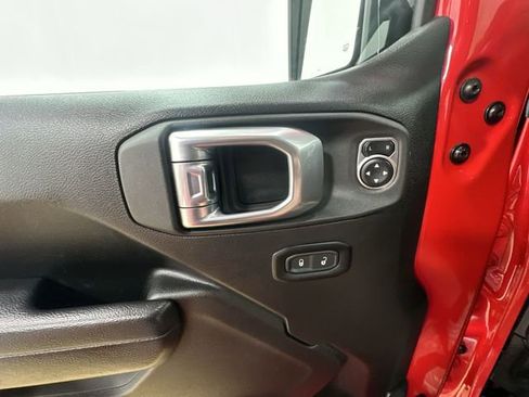 Used 2024 Jeep Gladiator Sport image 16