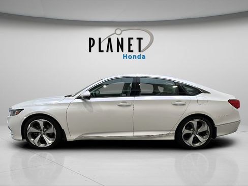 Certified 2018 Honda Accord Touring image 5
