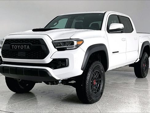 Used 2023 Toyota Tacoma TRD Pro AWD/4WD image 14