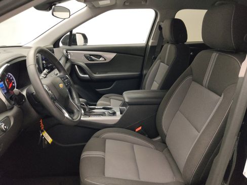Used 2025 Chevrolet Blazer LT FWD image 17