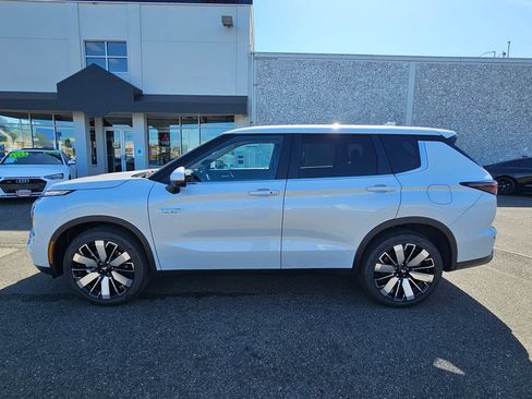 New 2026 Mitsubishi Outlander SE AWD/4WD image 8
