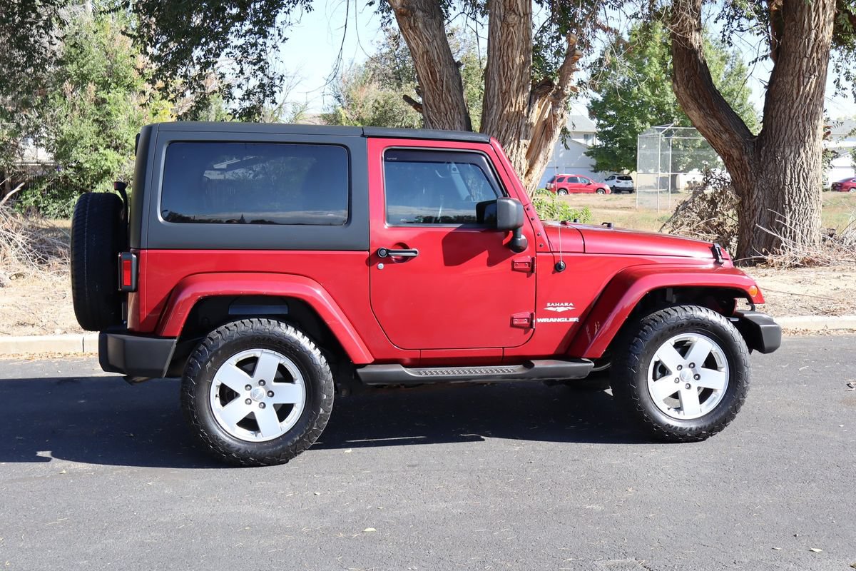 Used 2012 Jeep Wrangler Sahara w/ Connectivity Group AWD/4WD image 4