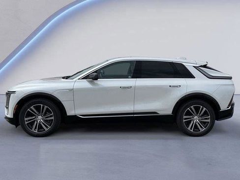 New 2025 Cadillac Lyriq Luxury image 7