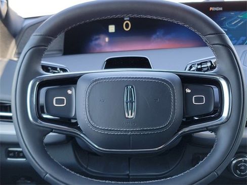 New 2025 Lincoln Navigator Reserve w/ Jet Appearance Package image 32