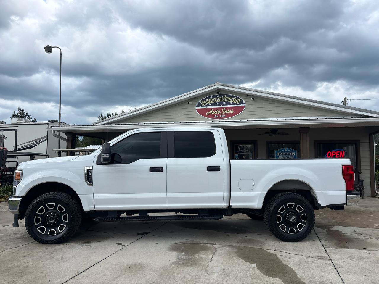 Used 2020 Ford F250 XL w/ Power Equipment Group AWD/4WD image 2