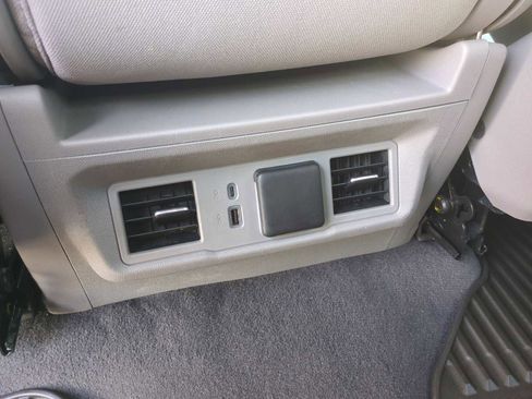 Used 2025 Chevrolet Silverado 1500 LT image 21