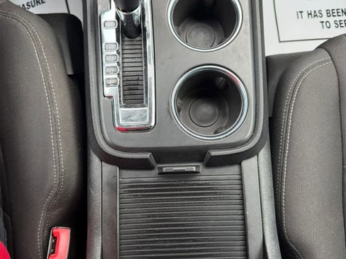 Used 2015 GMC Acadia SLE FWD image 18