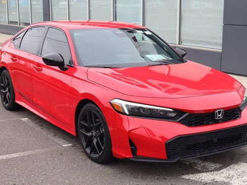 Used 2025 Honda Civic Sport image 3