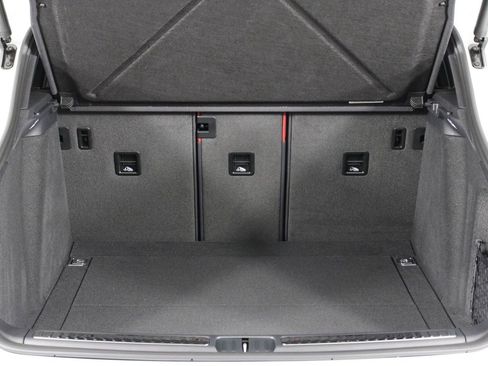 New 2026 Porsche Macan image 19