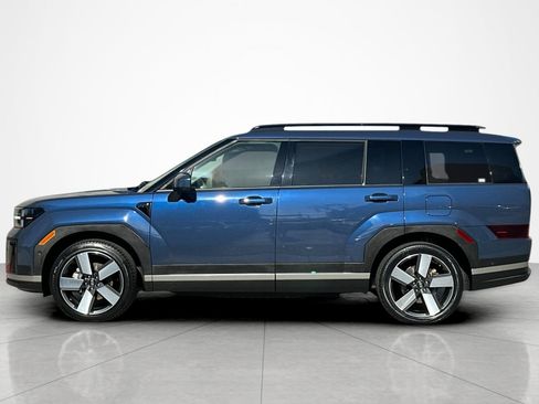 Used 2025 Hyundai Santa Fe Limited FWD image 2