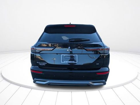 New 2025 Mitsubishi Outlander SE image 5