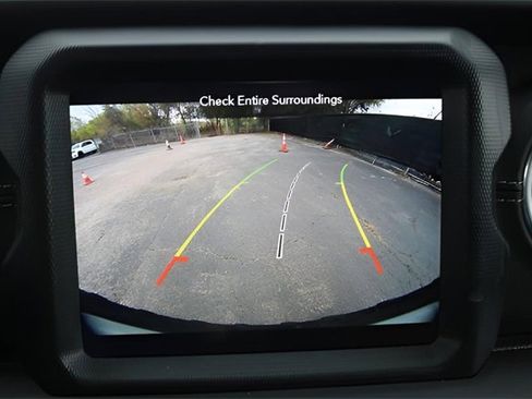 Used 2018 Jeep Wrangler Unlimited Sahara image 23