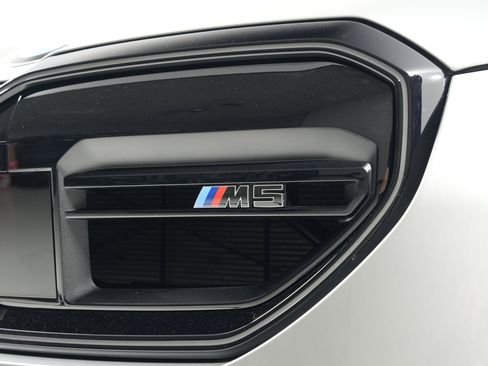 Used 2025 BMW M5 Touring AWD/4WD image 45