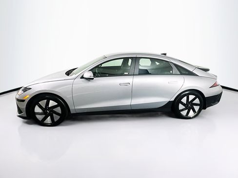 Used 2024 Hyundai Ioniq 6 SE RWD image 4