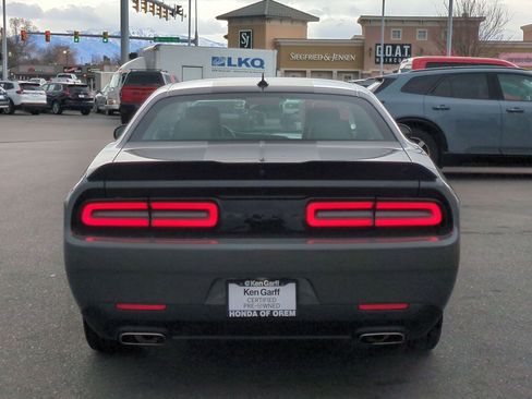 Used 2023 Dodge Challenger SXT w/ Plus Package image 7