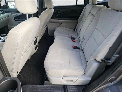 Used 2017 Honda Pilot EX image 18