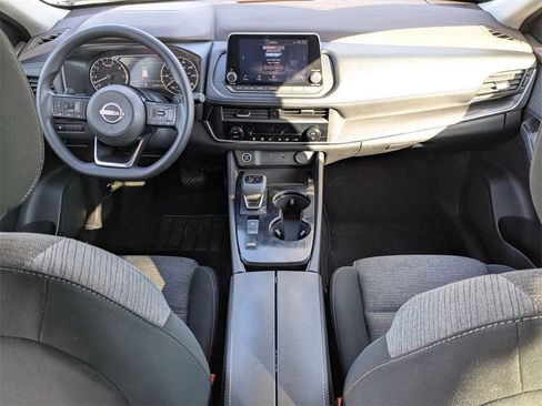 Used 2023 Nissan Rogue SV image 31