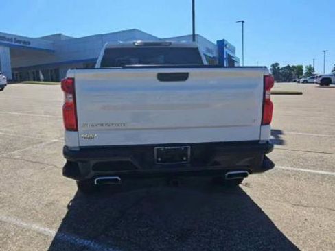 Used 2022 Chevrolet Silverado 1500 LT Trail Boss w/ Convenience Package II image 7