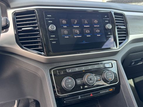 Certified 2023 Volkswagen Atlas SE w/ Panoramic Sunroof Package image 25