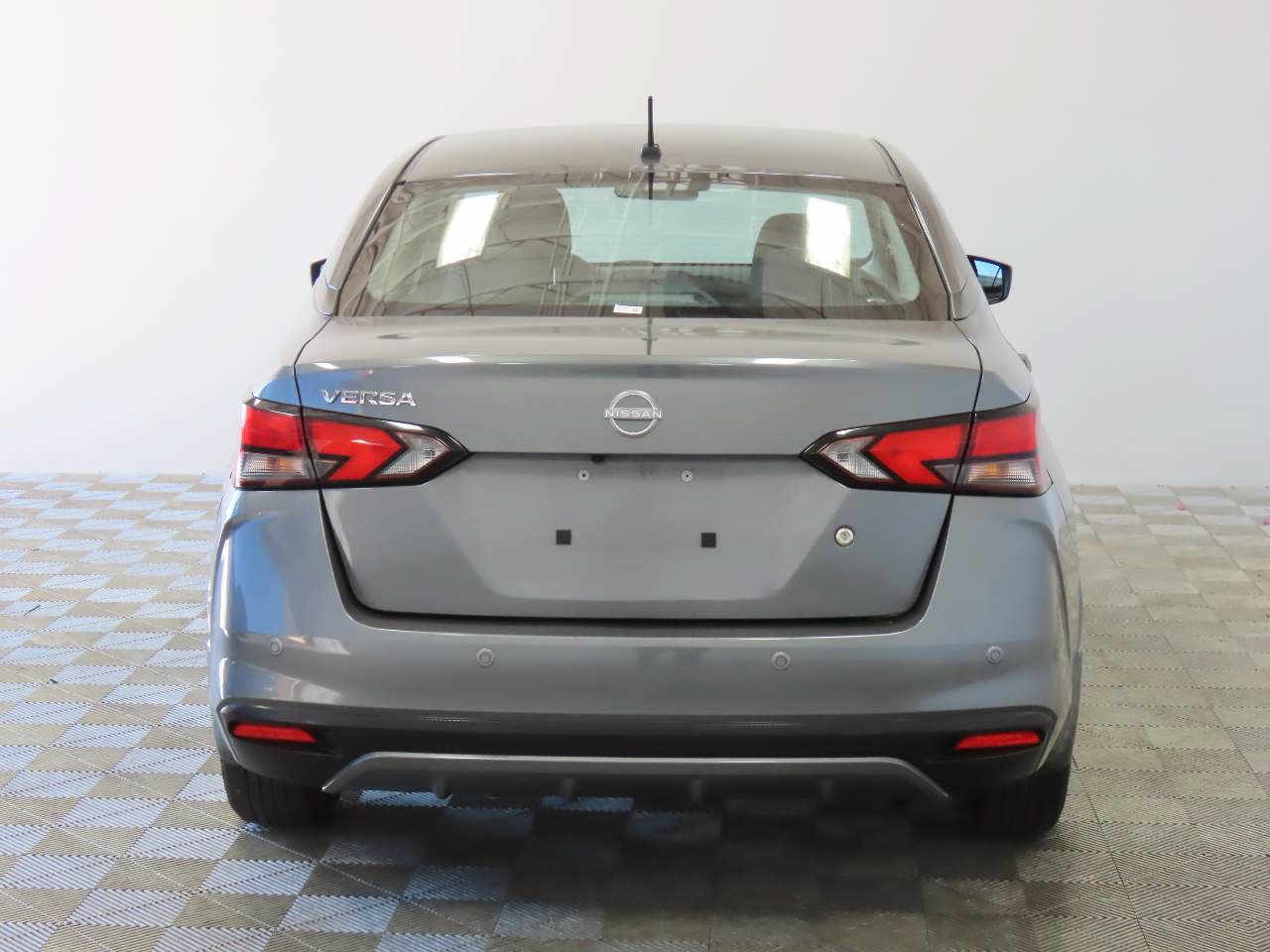 Used 2025 Nissan Versa S w/ Trunk Package FWD image 4