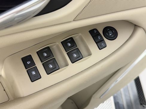 Used 2019 Cadillac Escalade ESV Premium Luxury image 12