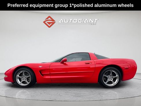 Used 2003 Chevrolet Corvette Coupe w/ Preferred Equipment Group RWD image 3